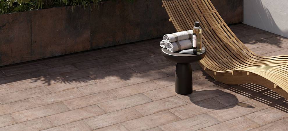 Pavimenti per esterni in ceramica: tendenze Outdoor 2022